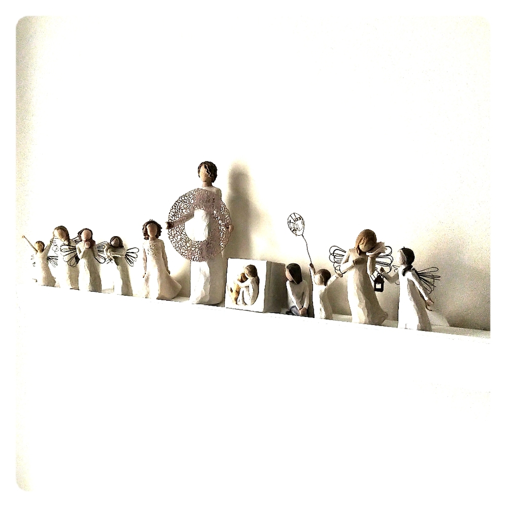 10 Susan Lordi Angels statuettes/1 trinket box